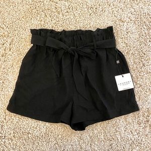 NWT Laundry by Shelli Segal Black Paper Bag Shorts with Waist Tie (XS)